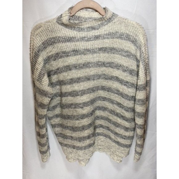 American Eagle Sweater‎ Womens Medium White Grey Striped Pullover Ladies. - Picture 1 of 7